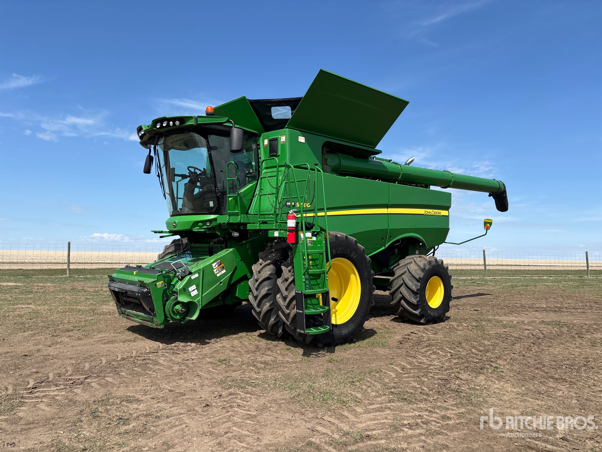 Photo of a 2016 John Deere S680