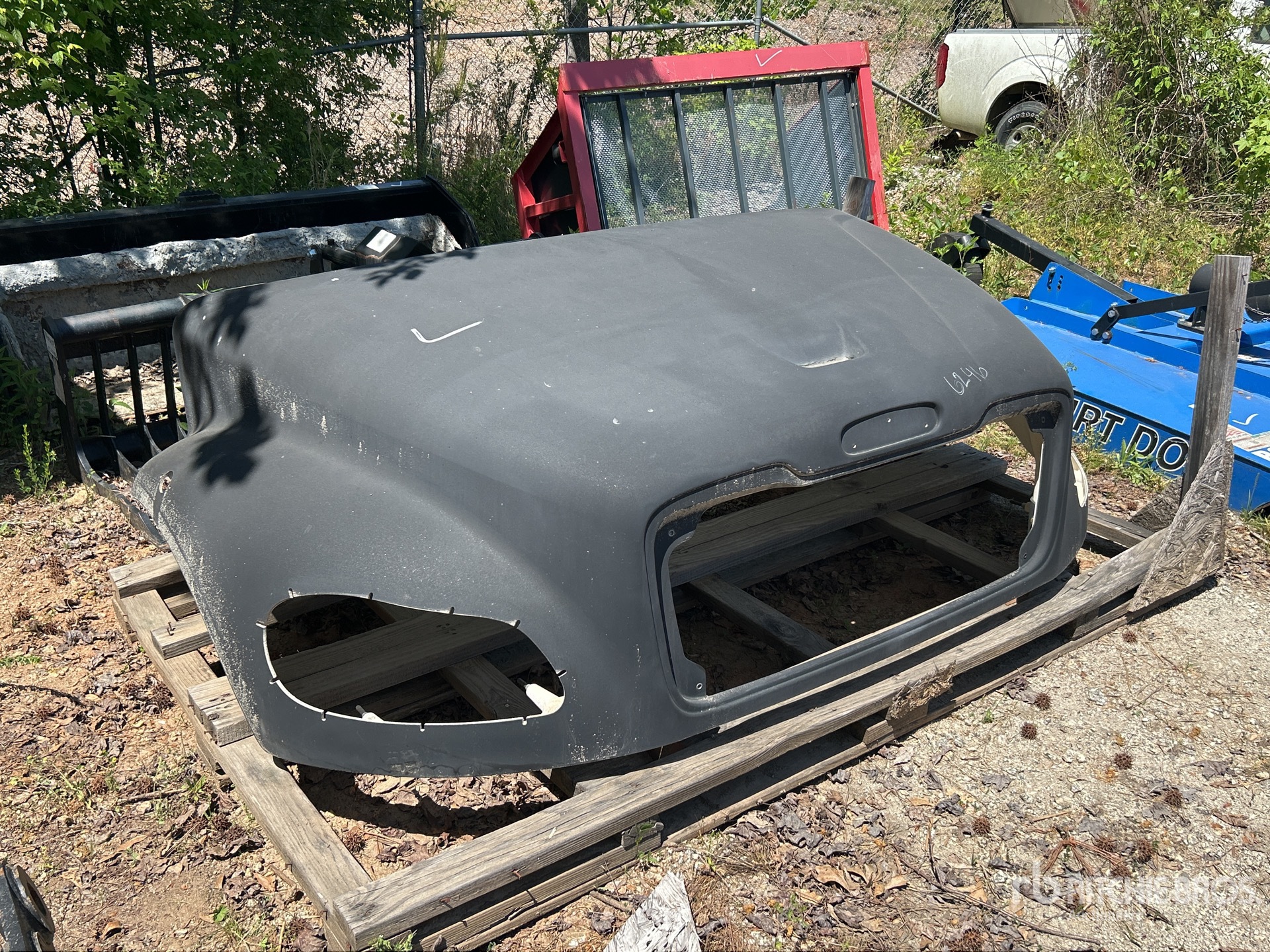 General Appearance with Image, coin avant droit