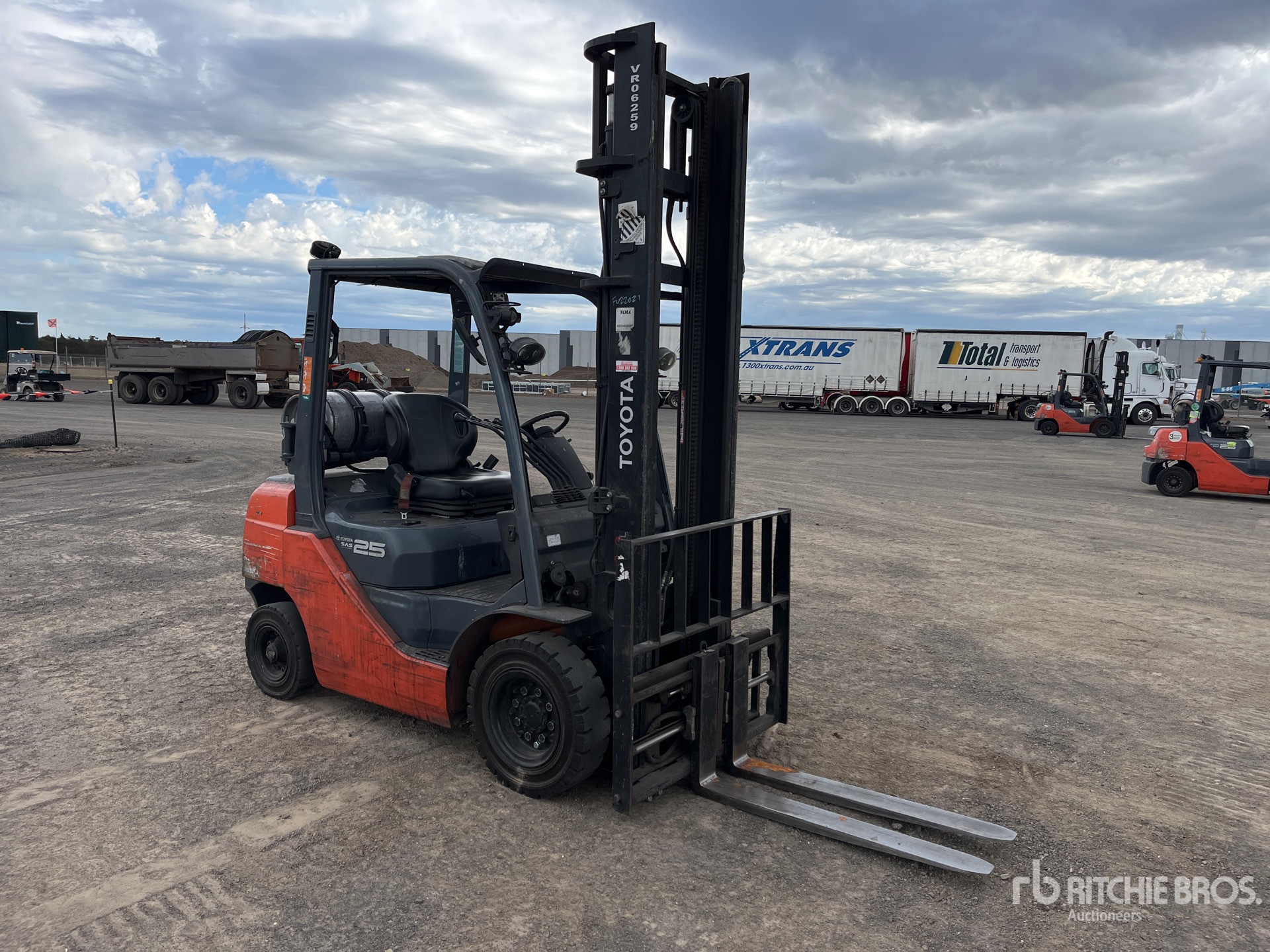 General Appearance with Picture, Right Front Corner