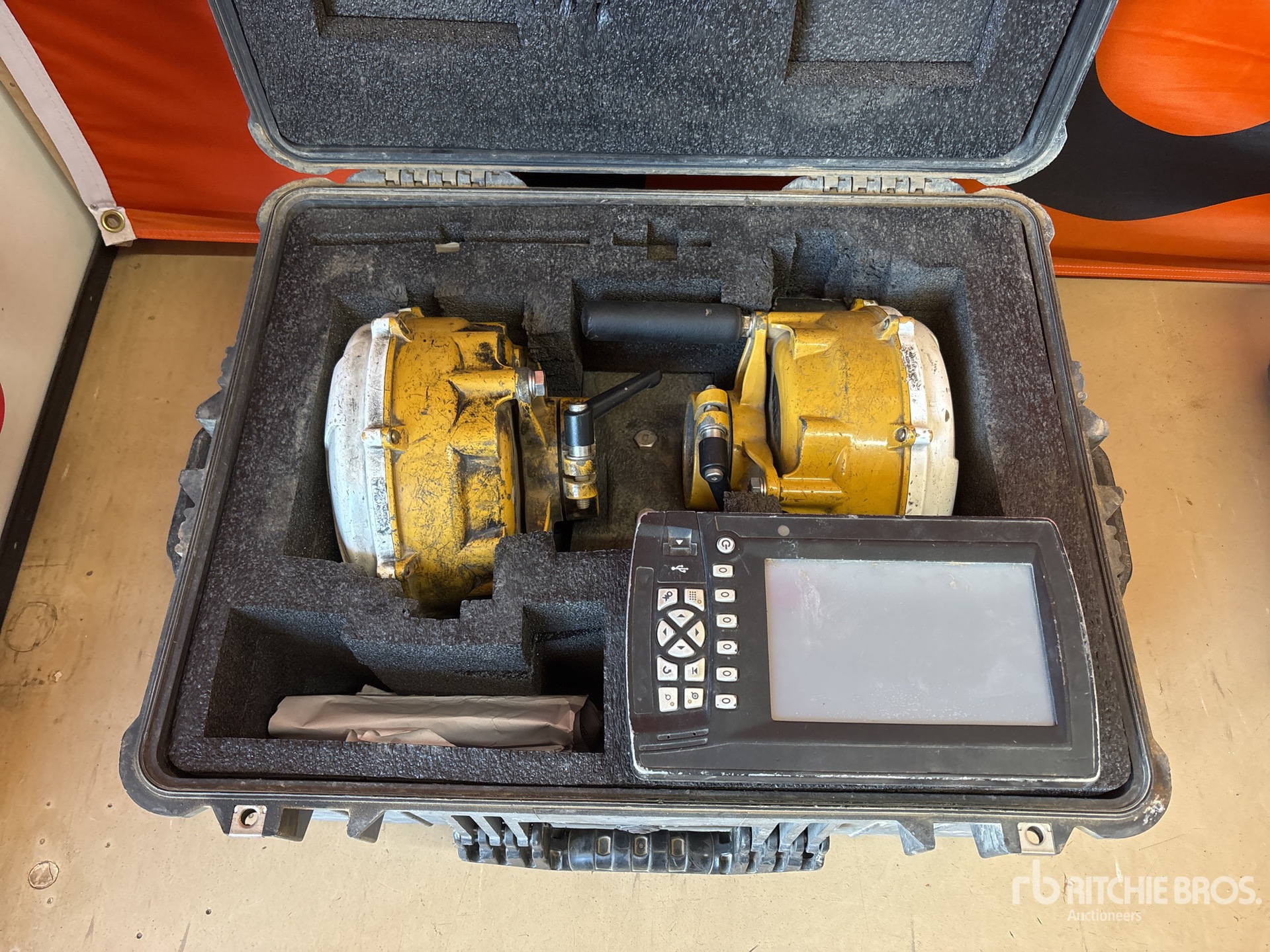 General Appearance with Bild, Ecke vorne links