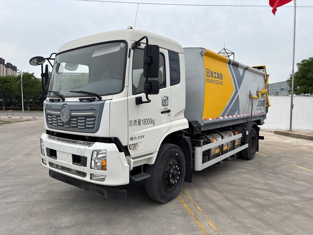 2020 Dongfeng DFV1182GP6NJ 4x2 Sleeper LNG Waste Collection Truck