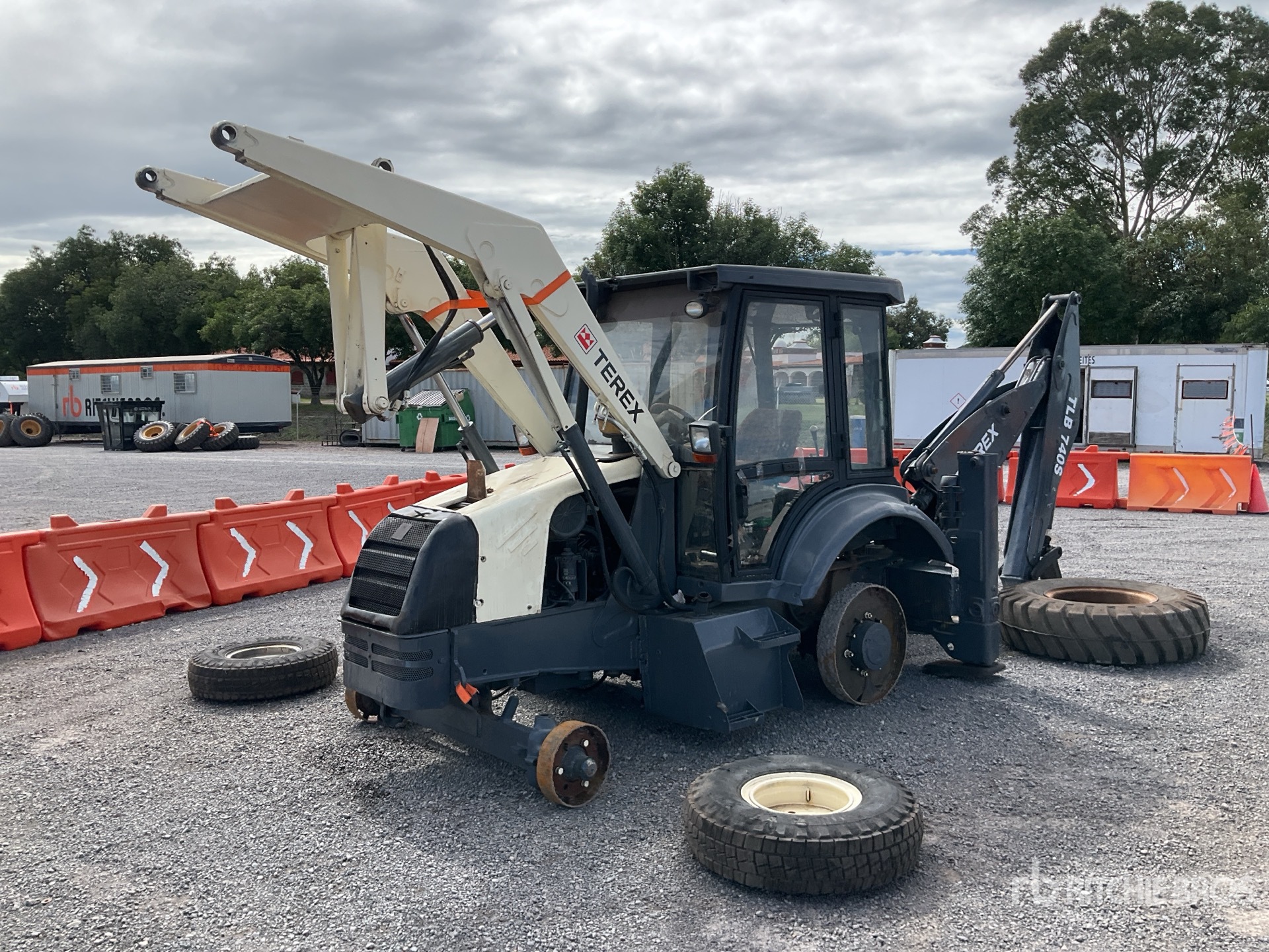 Photo of a 2012 Terex TLB740S