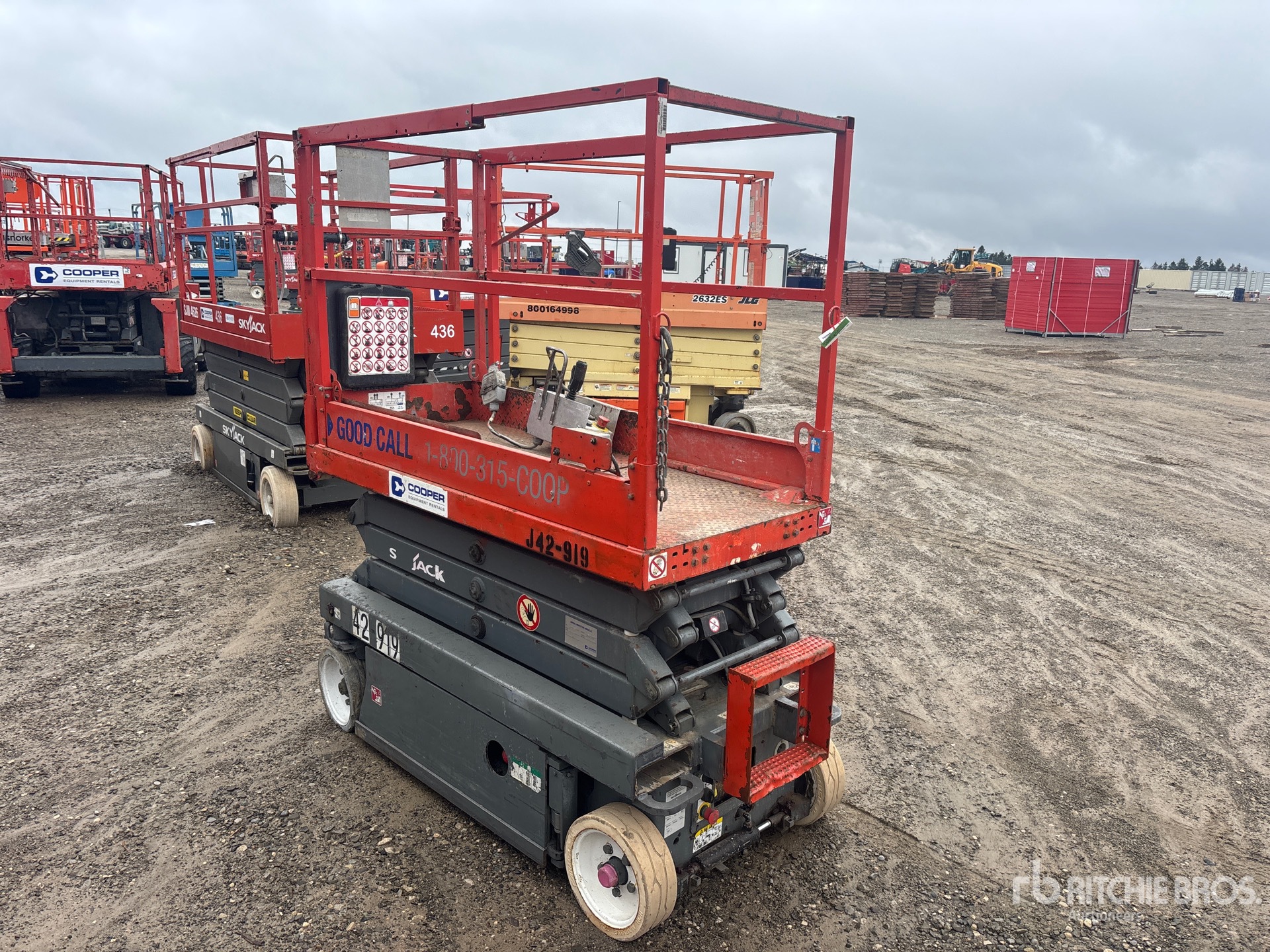 General Appearance with Bild, Ecke vorne rechts