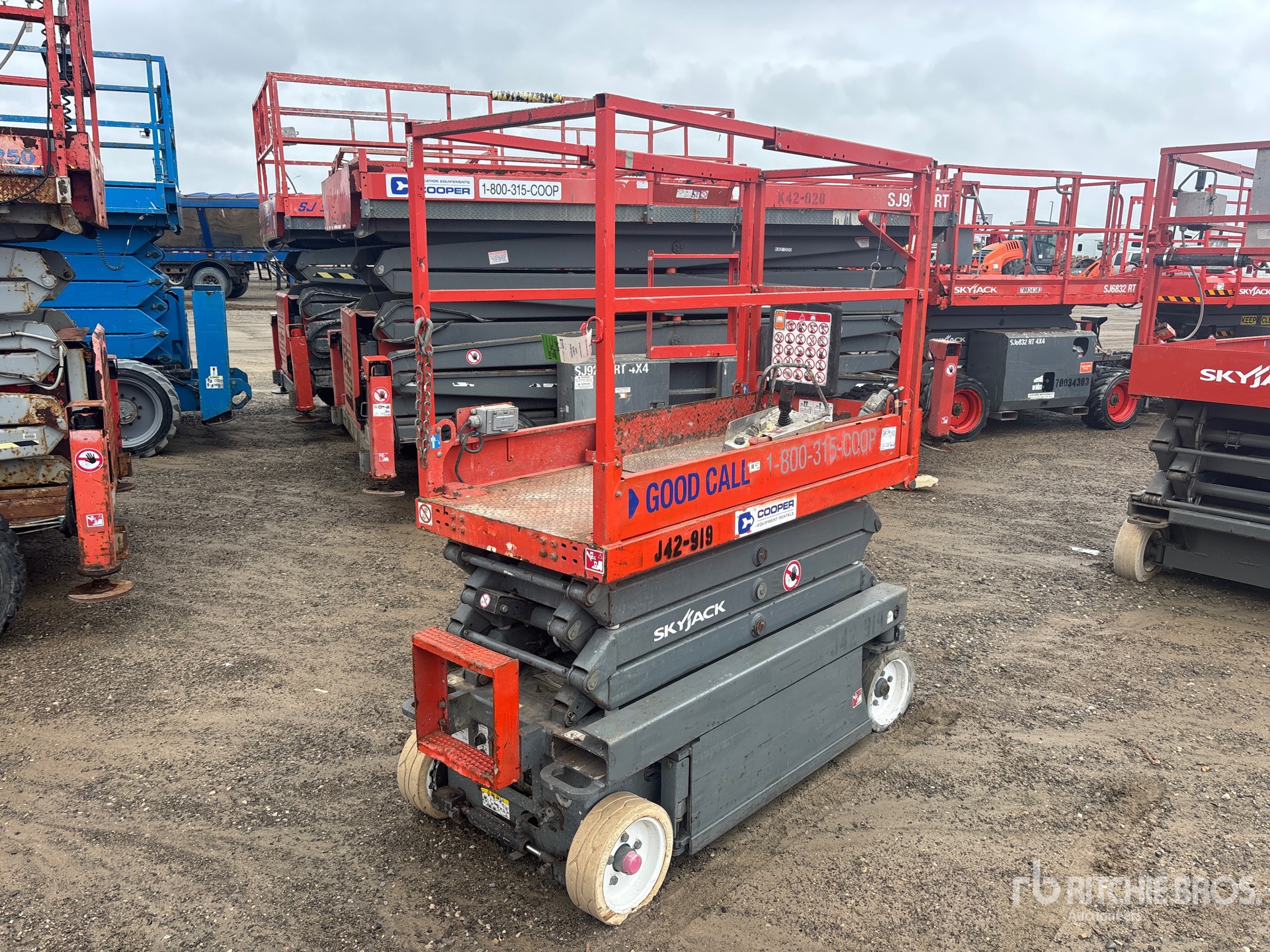 General Appearance with Bild, Ecke vorne links