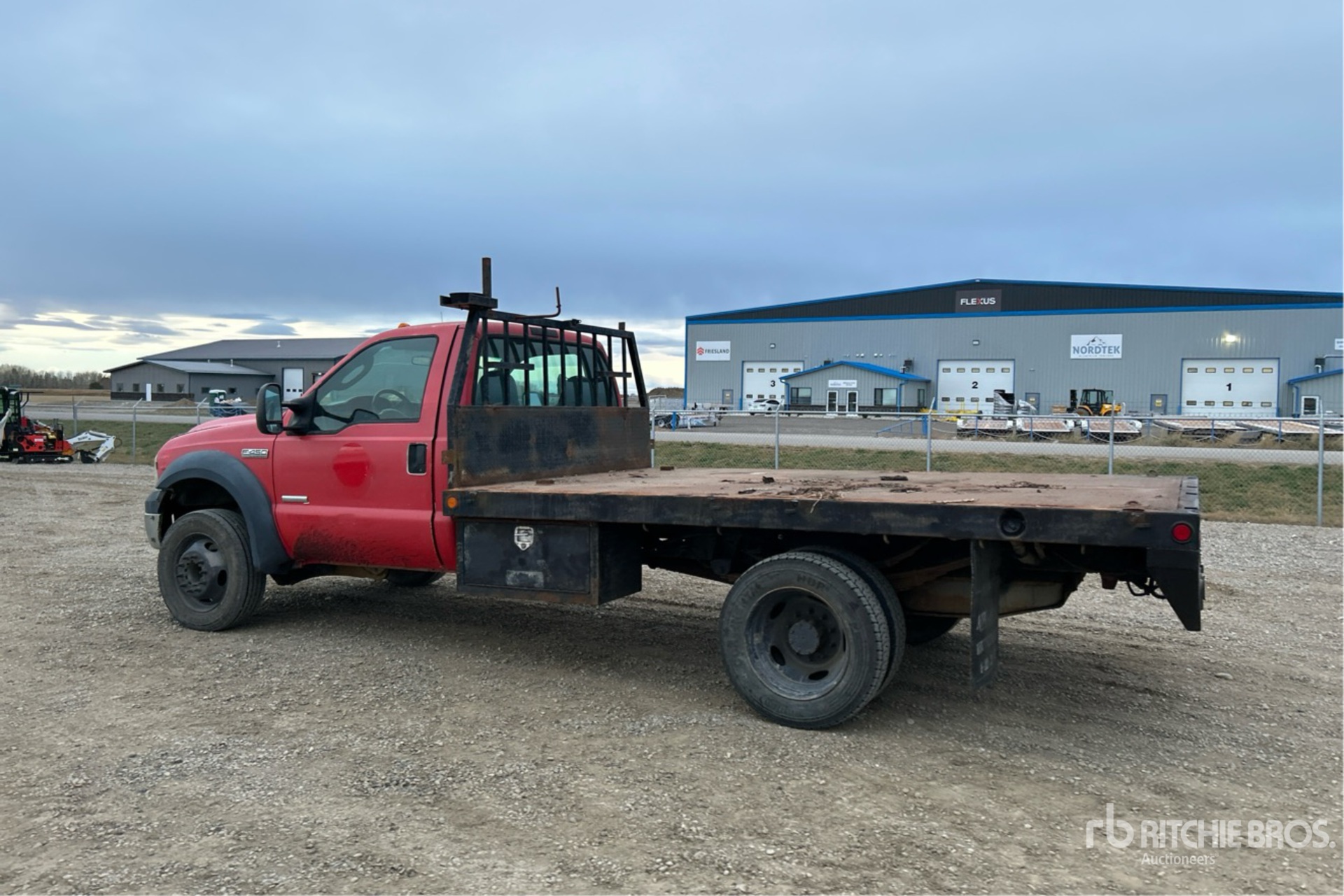 General Appearance with Bild, Ecke hinten links