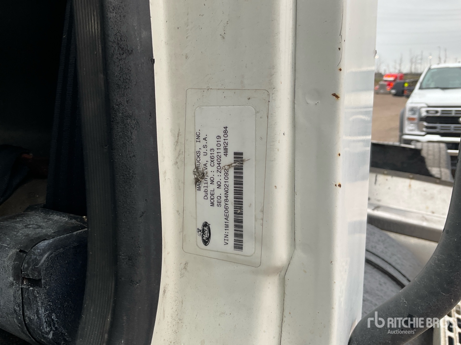 Photo of a 2004 Mack CX613