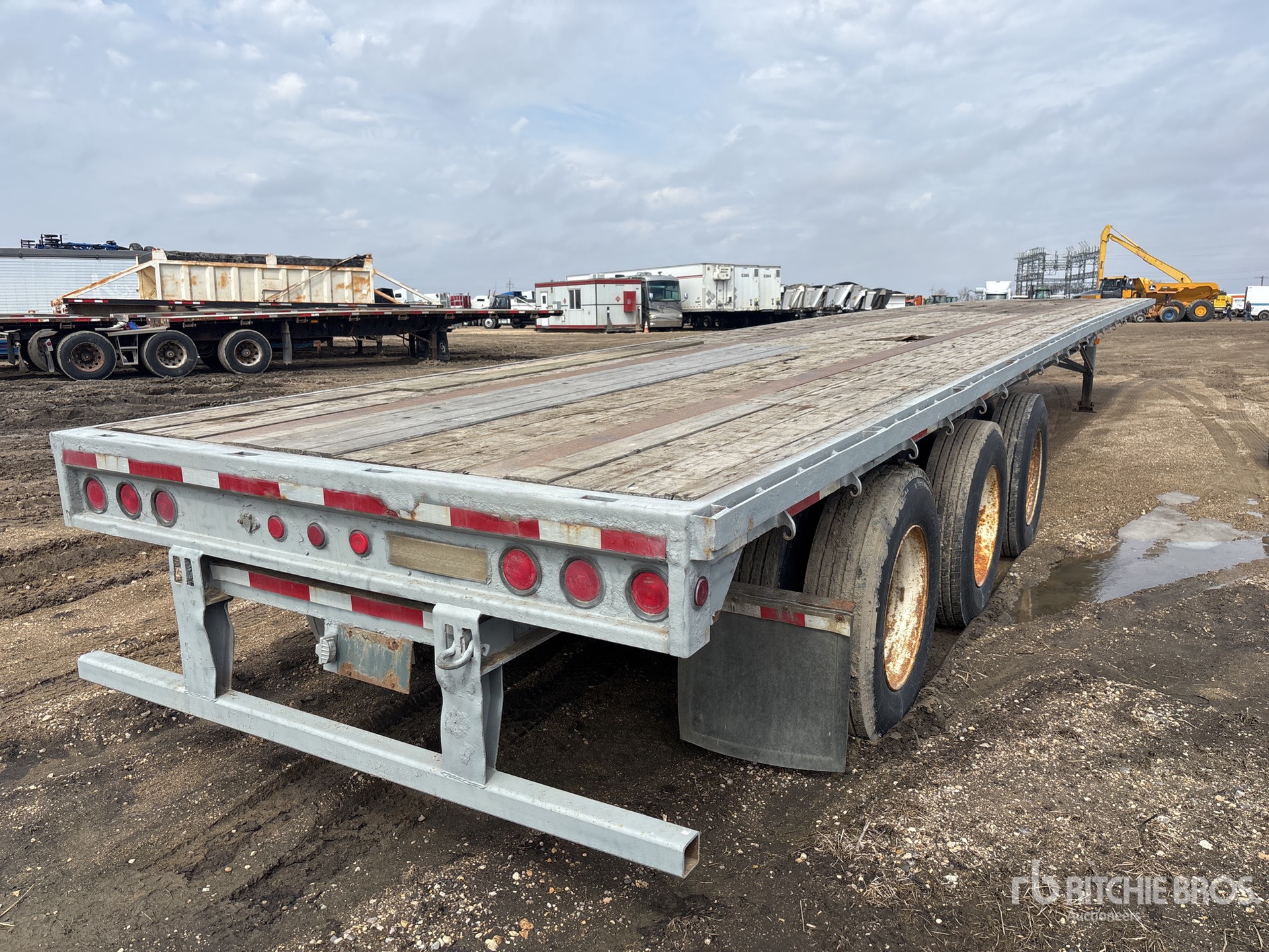 Aspect général with Image, coin arrière droit