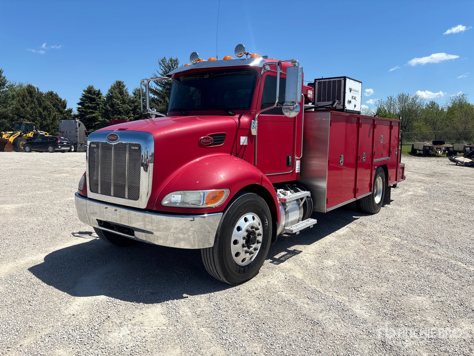Photo of a 2015 Peterbilt 337