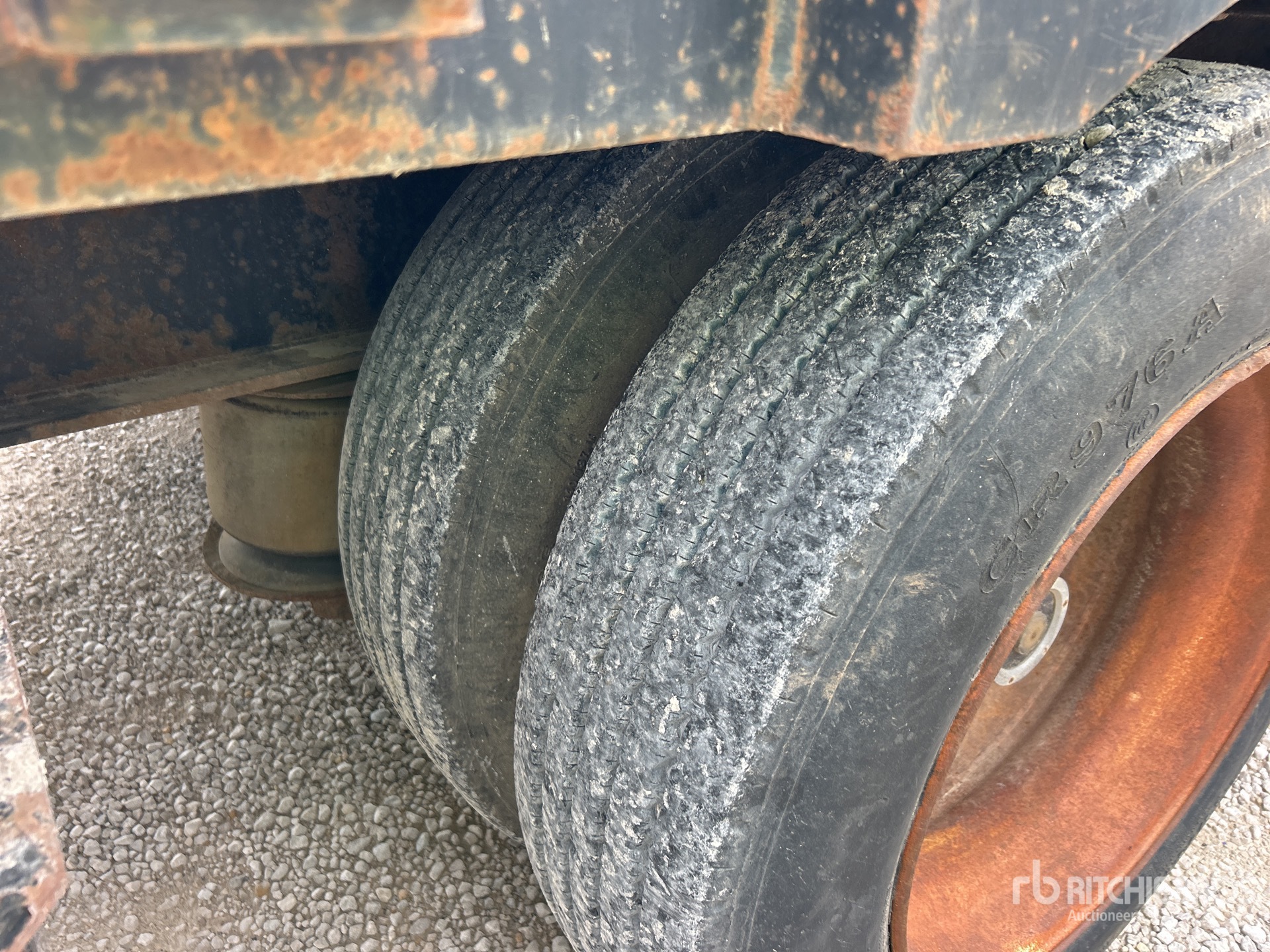 2007 Transcraft 53 FT T/A SPREAD AXLE