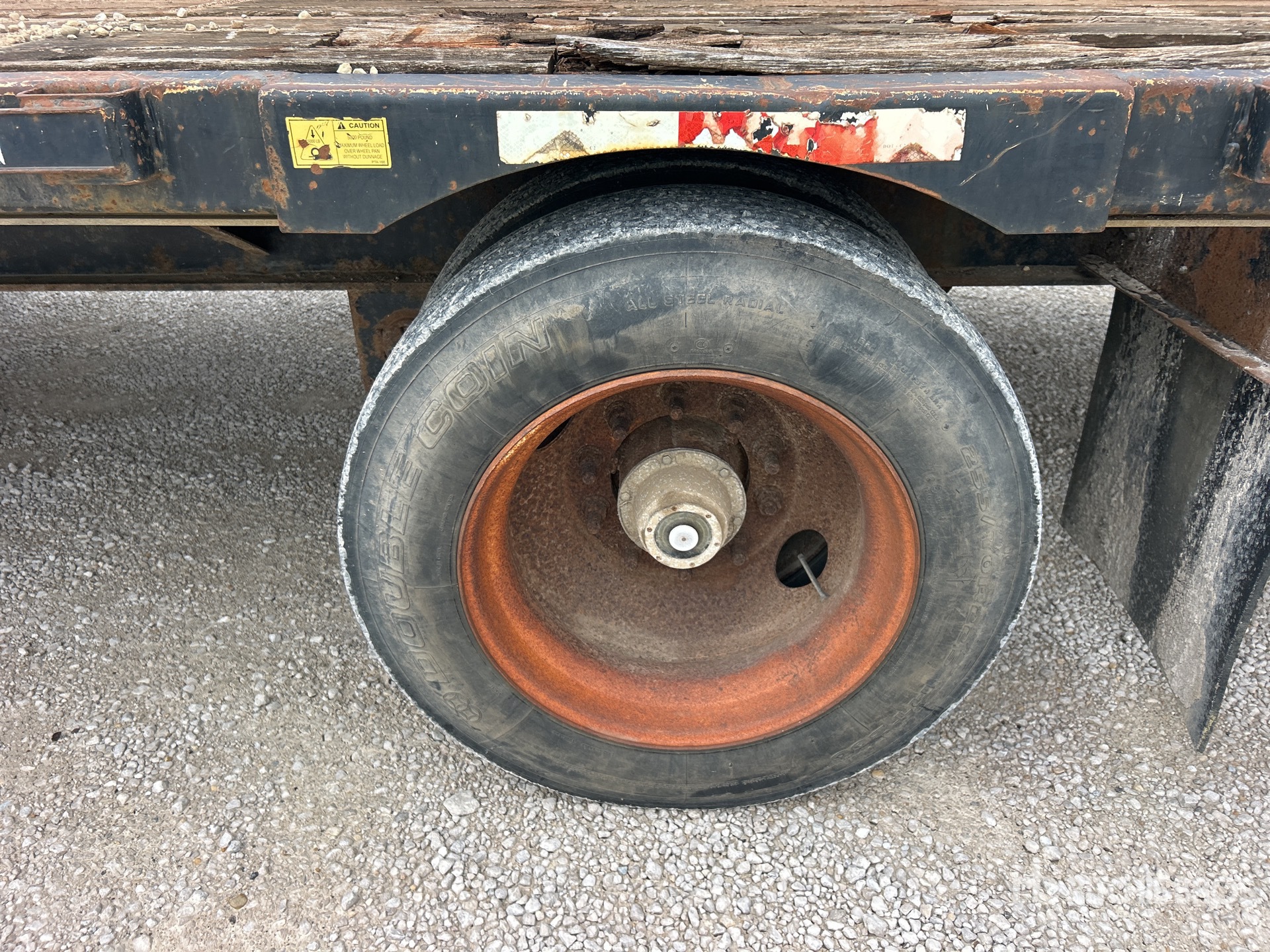 2007 Transcraft 53 FT T/A SPREAD AXLE