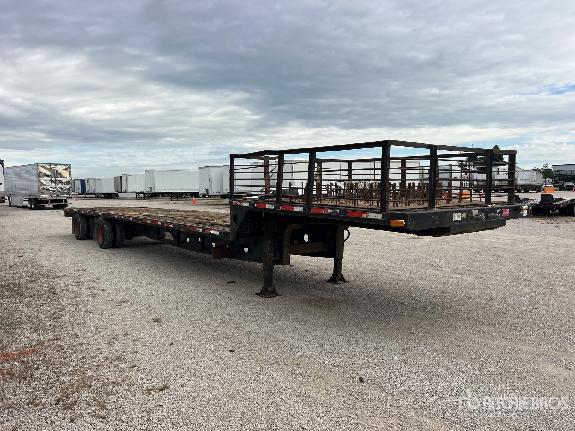 2007 Transcraft 53 FT T/A SPREAD AXLE