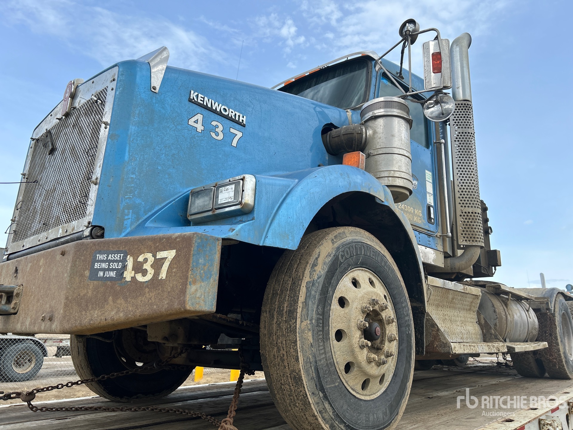 Photo of a 2011 Kenworth T800