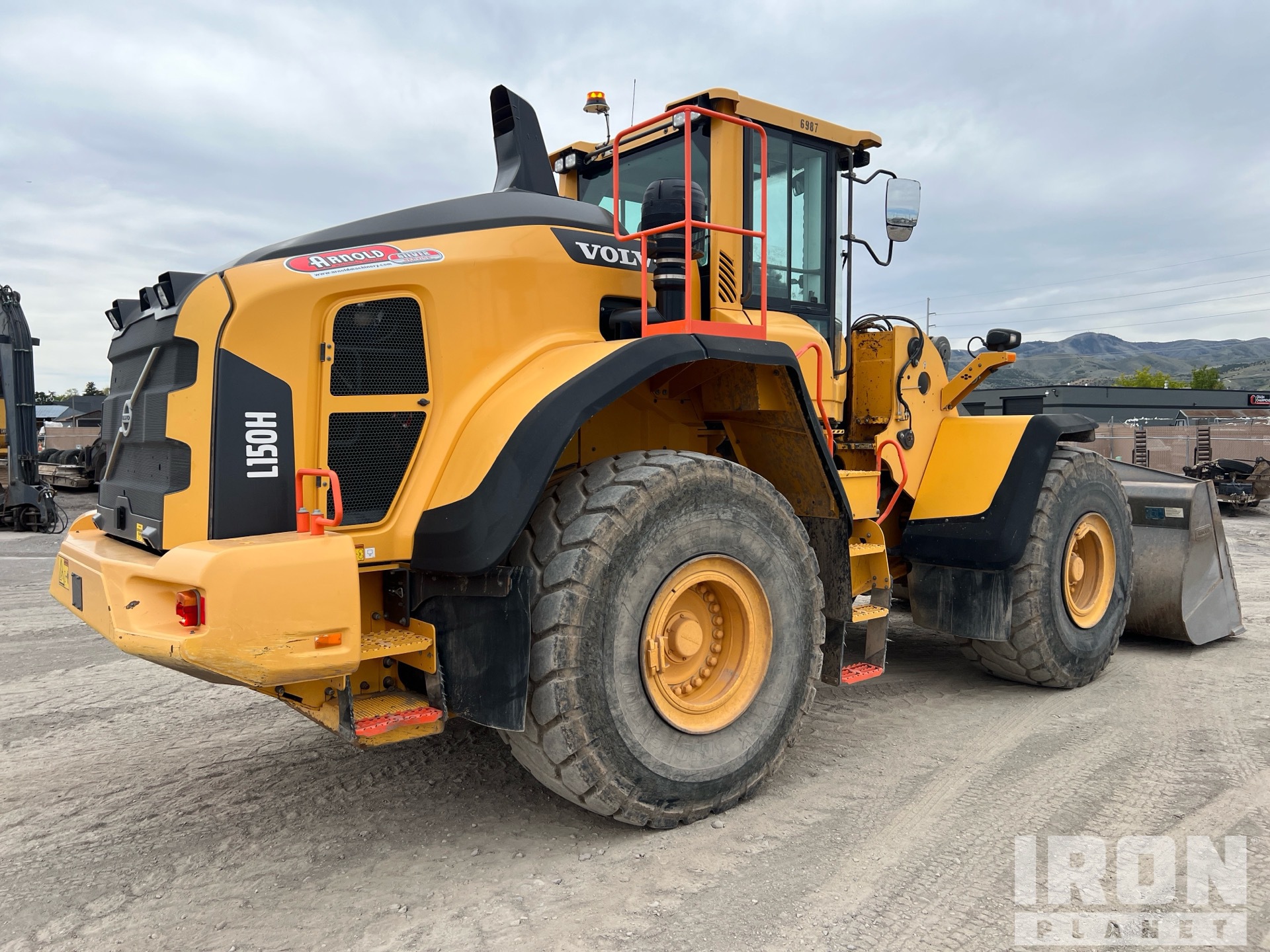 General Appearance with Picture, Right Rear Corner