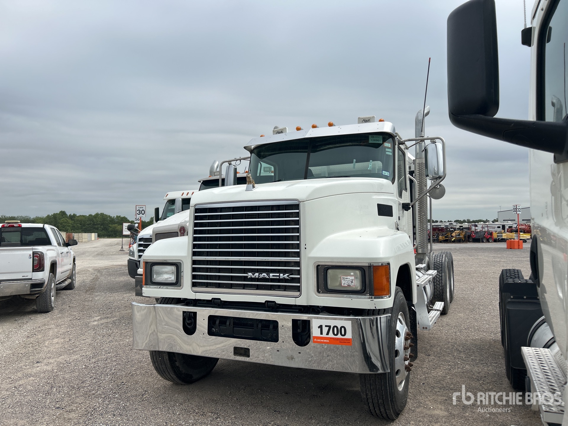Photo of a 2018 Mack CHU613