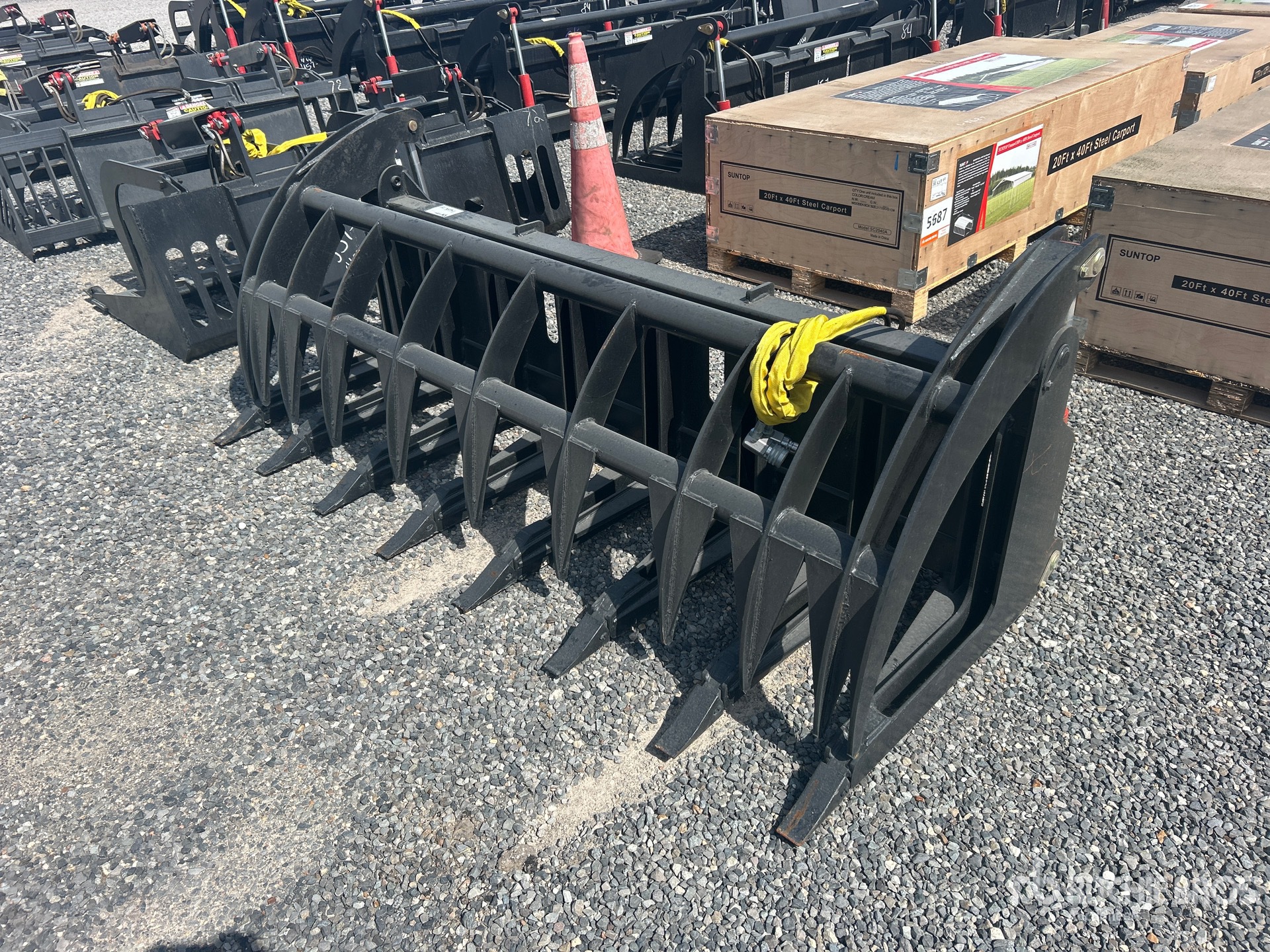 General Appearance with Picture, Left Front Corner