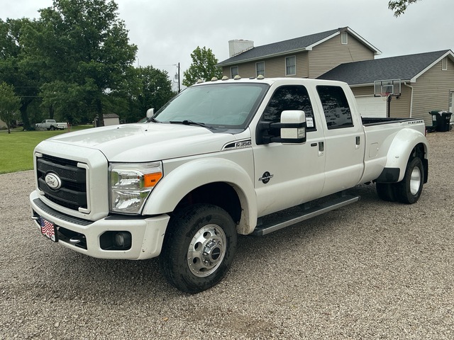 2015 Ford F-350 Lariat 4x4 Crew Cab Pickup