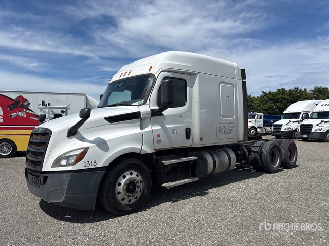 2020 Freightliner Cascadia 126 6x4 T/a Sleeper Truck Tractor