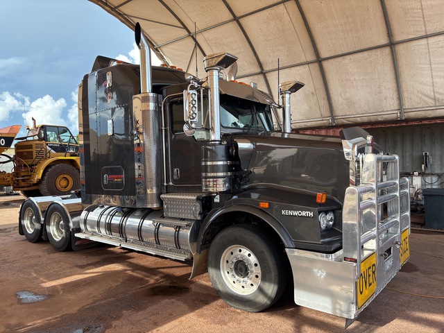2013 Kenworth T659 6x4 Sleeper Prime Mover 2013 Kenworth T659 6x4 Sleeper Prime Mover
