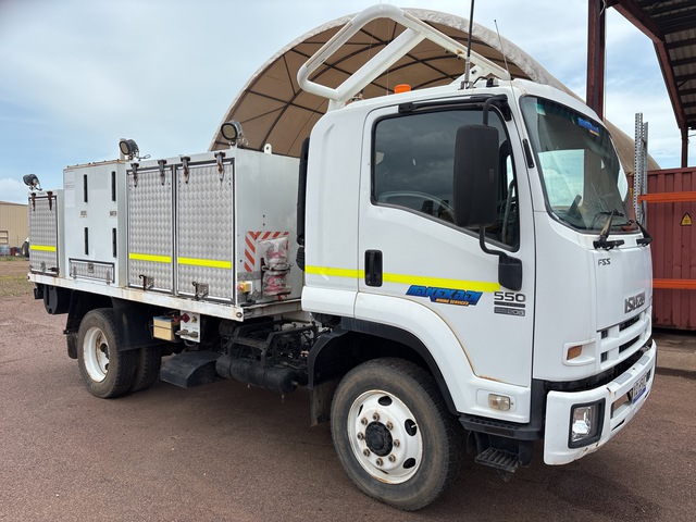2011 Isuzu FH550 4x4 Fuel & Lube Truck