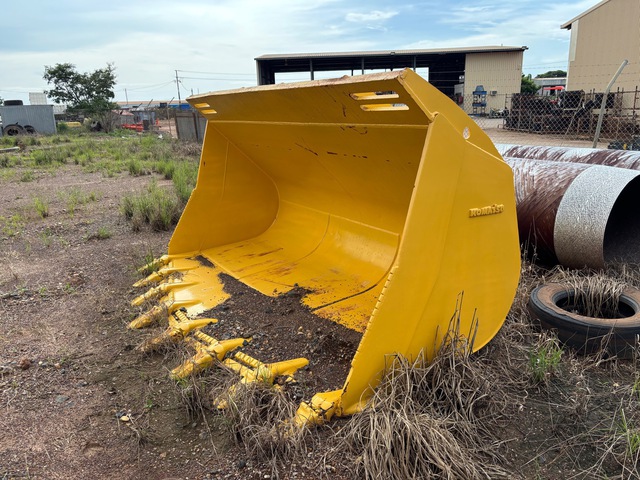 Komatsu Spade Nose Wheel Loader Bucket