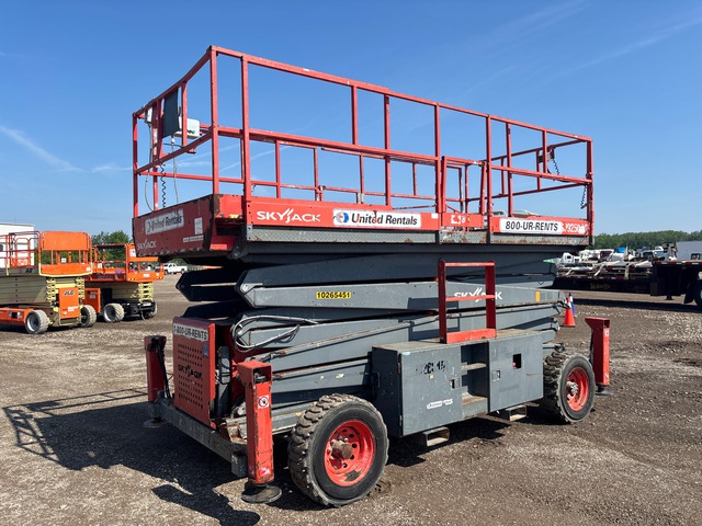 2014 (unverified) Skyjack SJ9250RT Diesel 4x4 Scissor Lift