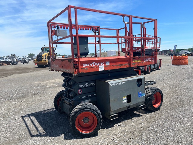 2018 Skyjack SJ6832RT Dual Fuel 4x4 Scissor Lift