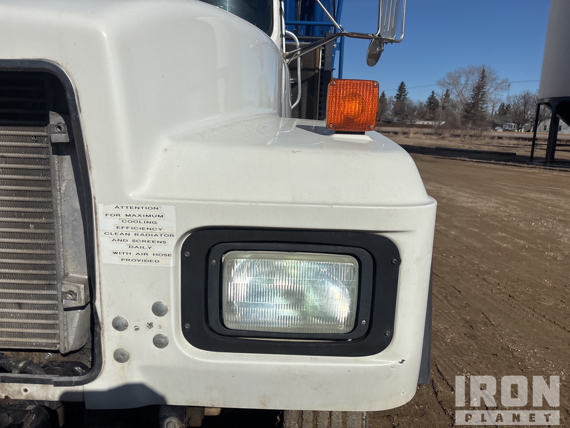 2003 Mack RD688S