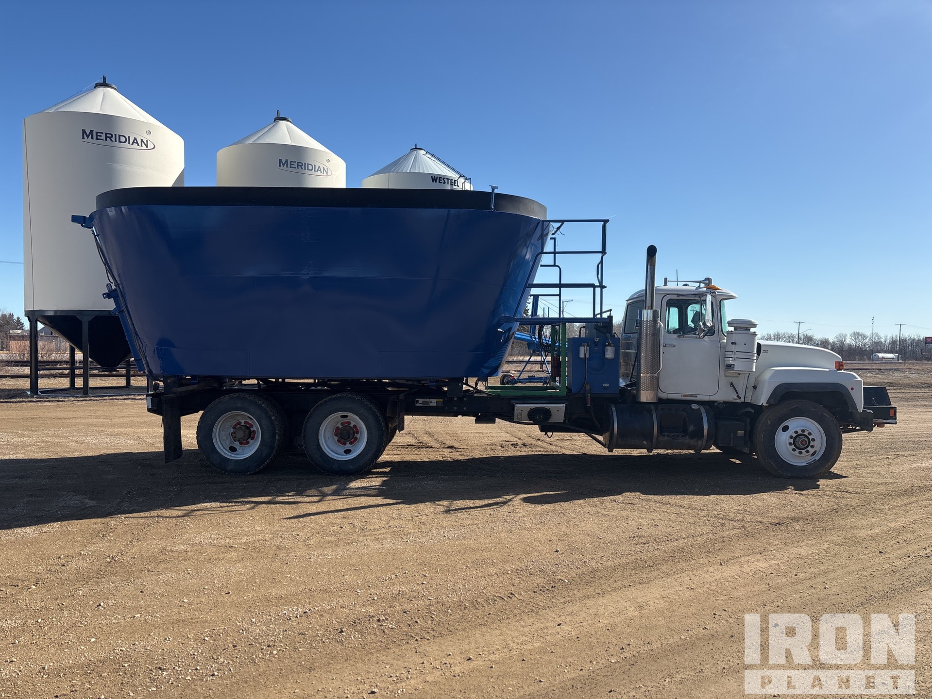 2003 Mack RD688S