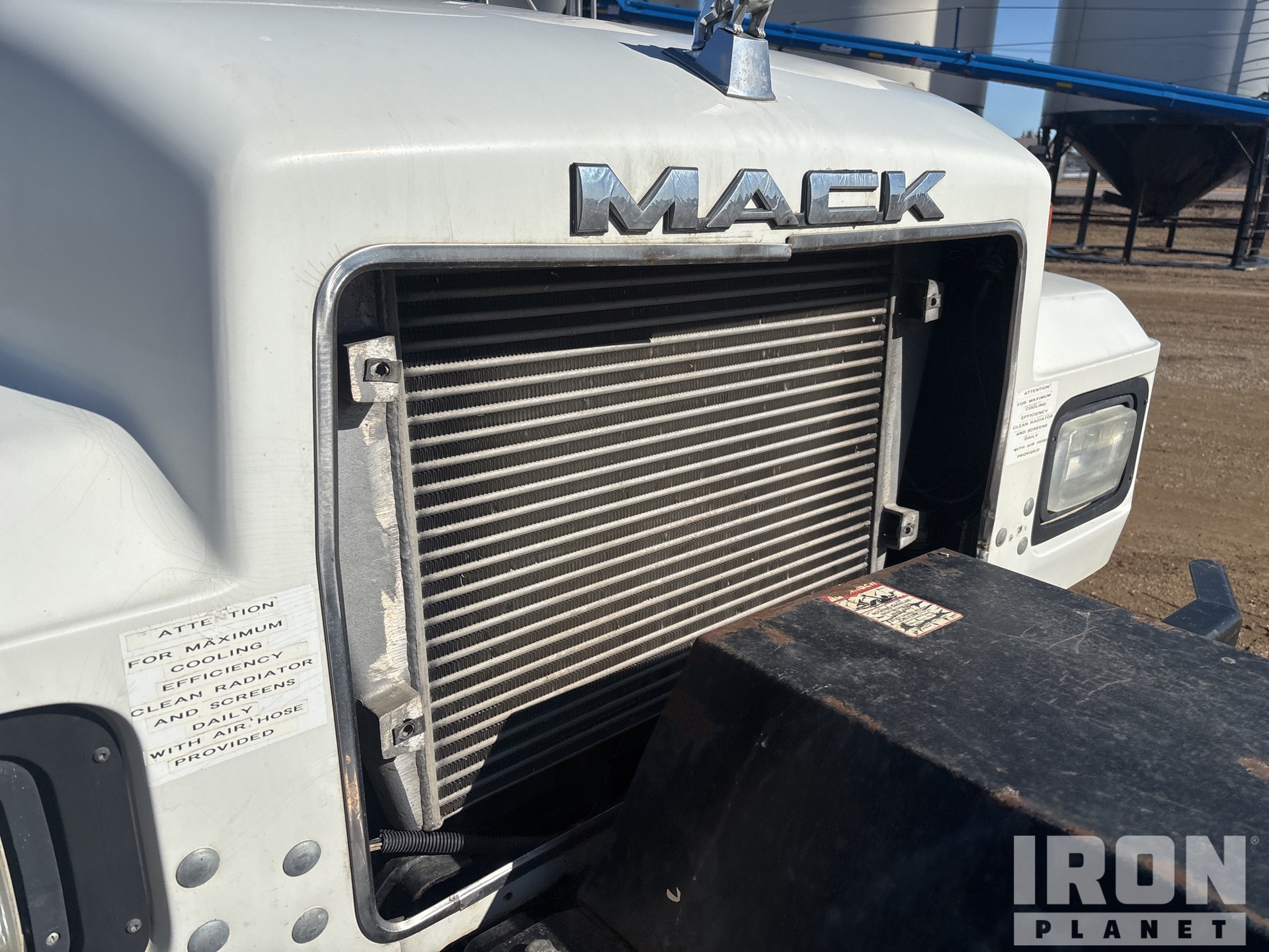 2003 Mack RD688S