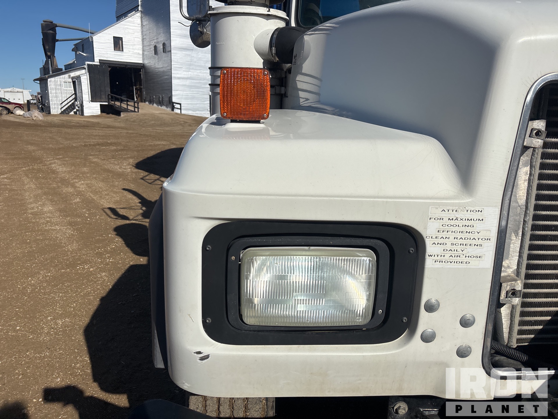2003 Mack RD688S