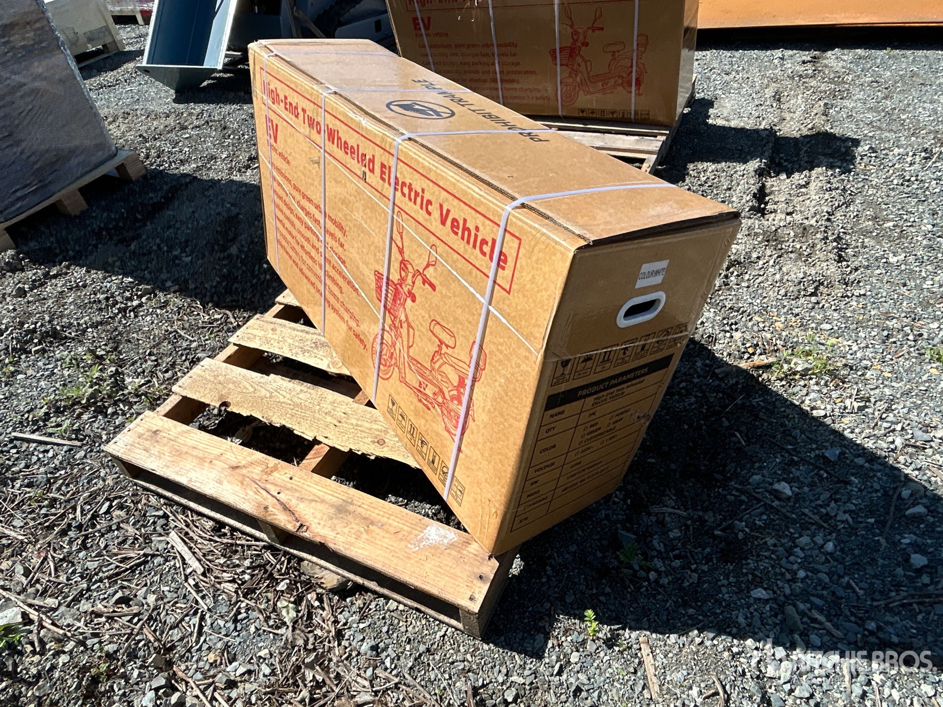 General Appearance with Picture, Right Rear Corner