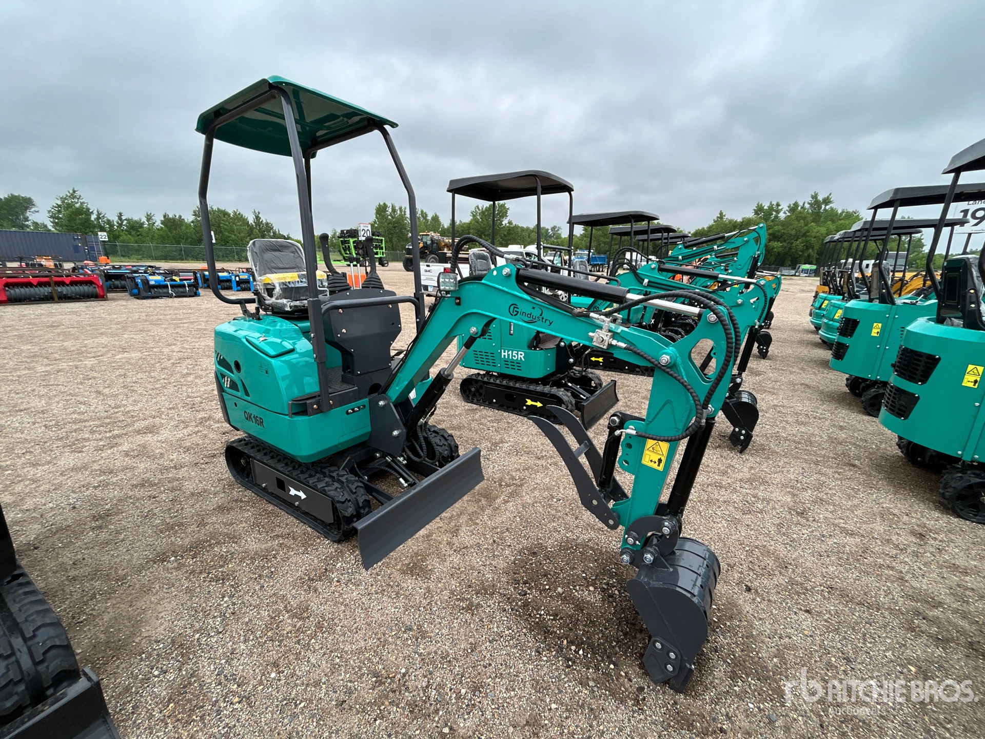 General Appearance with Picture, Right Front Corner