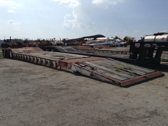 1999 Load King 403 DFP Tri/A Folding Neck Trailer 1999 Load King 403 DFP Tri/A Folding Neck Trailer