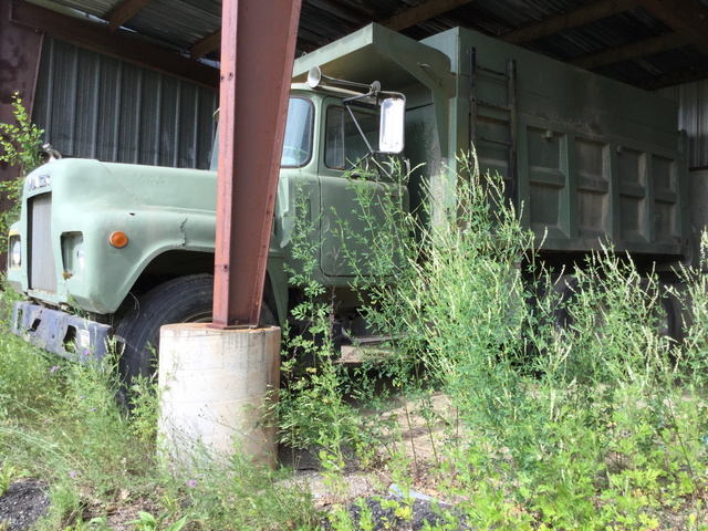 Mack R685ST T/A Dump Truck
