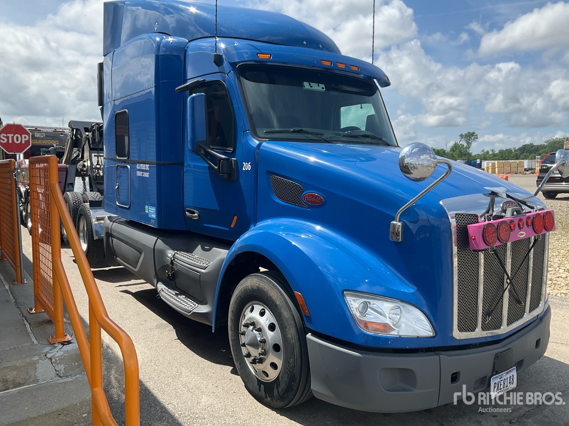 Photo of a 2019 Peterbilt 579