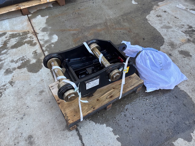 CJE Double Locking Hydraulic Quick Coupler - Fits Cat 308 (Unused)