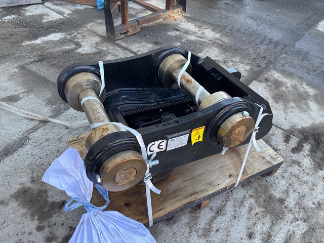 CJE Double Locking Hydraulic Quick Coupler - Fits Volvo EC300 (Unused)