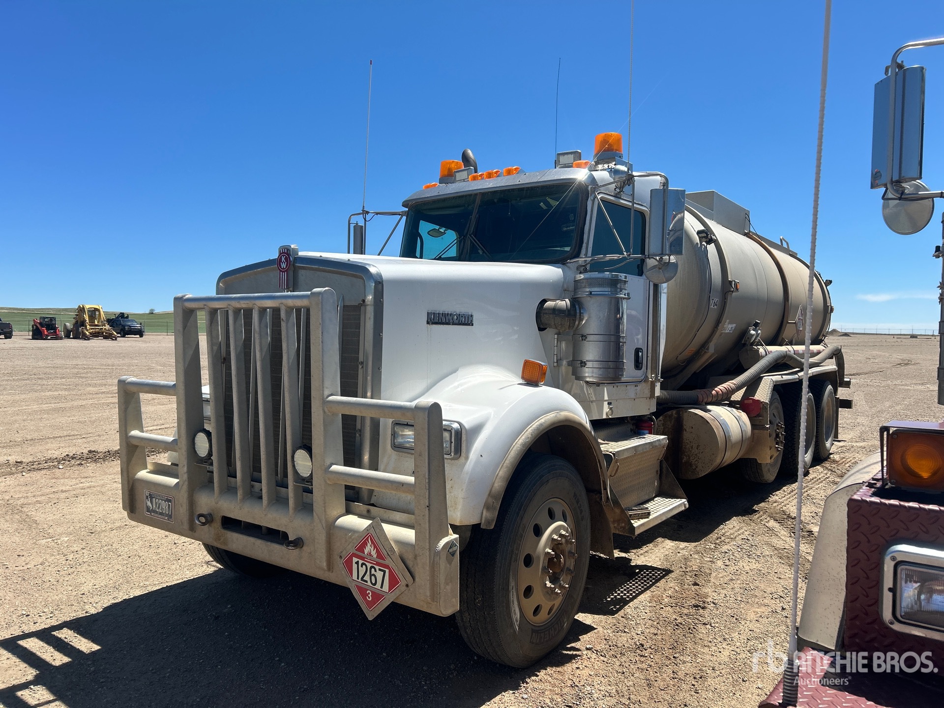 Photo of a 2014 Kenworth W900