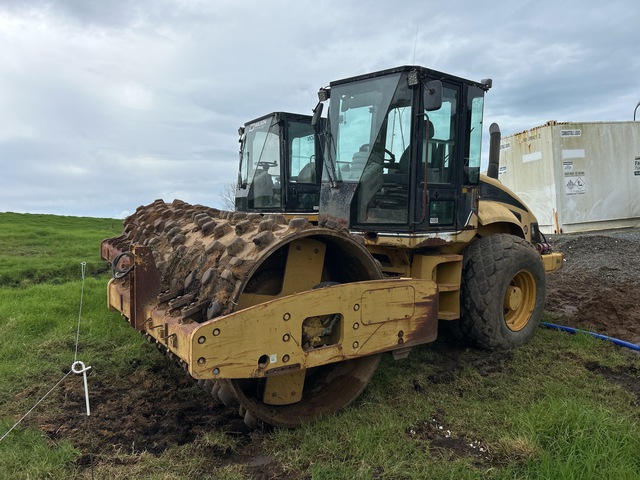 2003 Cat CS563E Smooth Drum Compactor