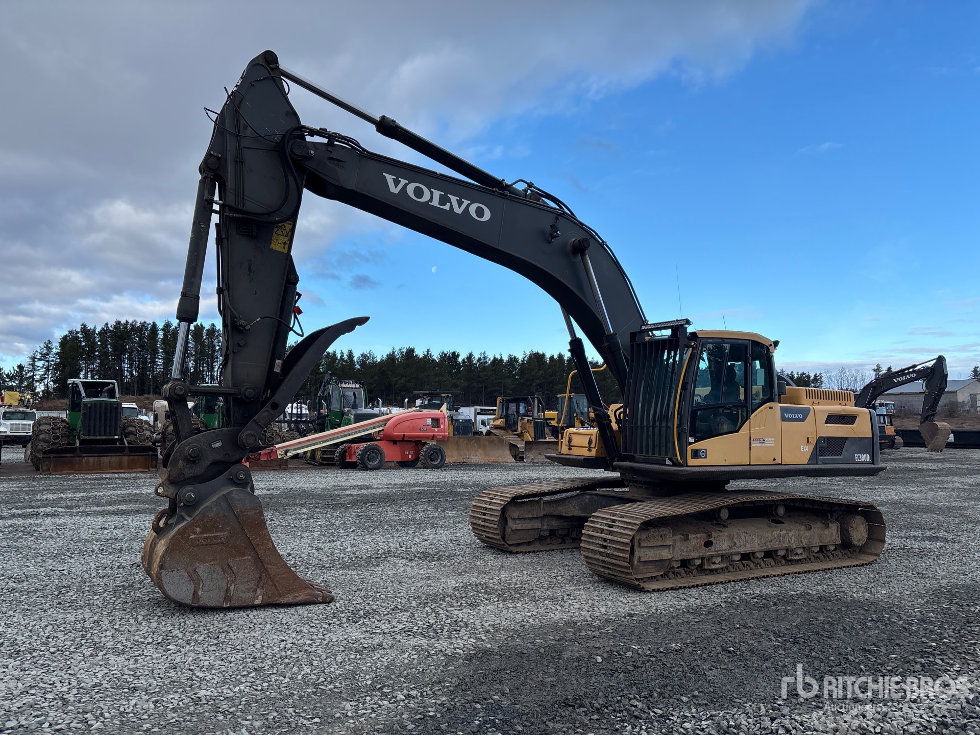 Photo of a 2014 Volvo EC300DL