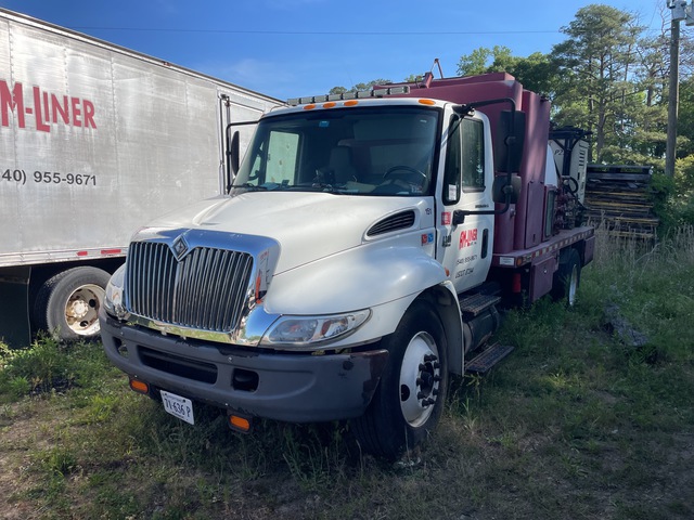 2003 International 4300 4x2 Boiler Truck 2003 International 4300 4x2 Boiler Truck