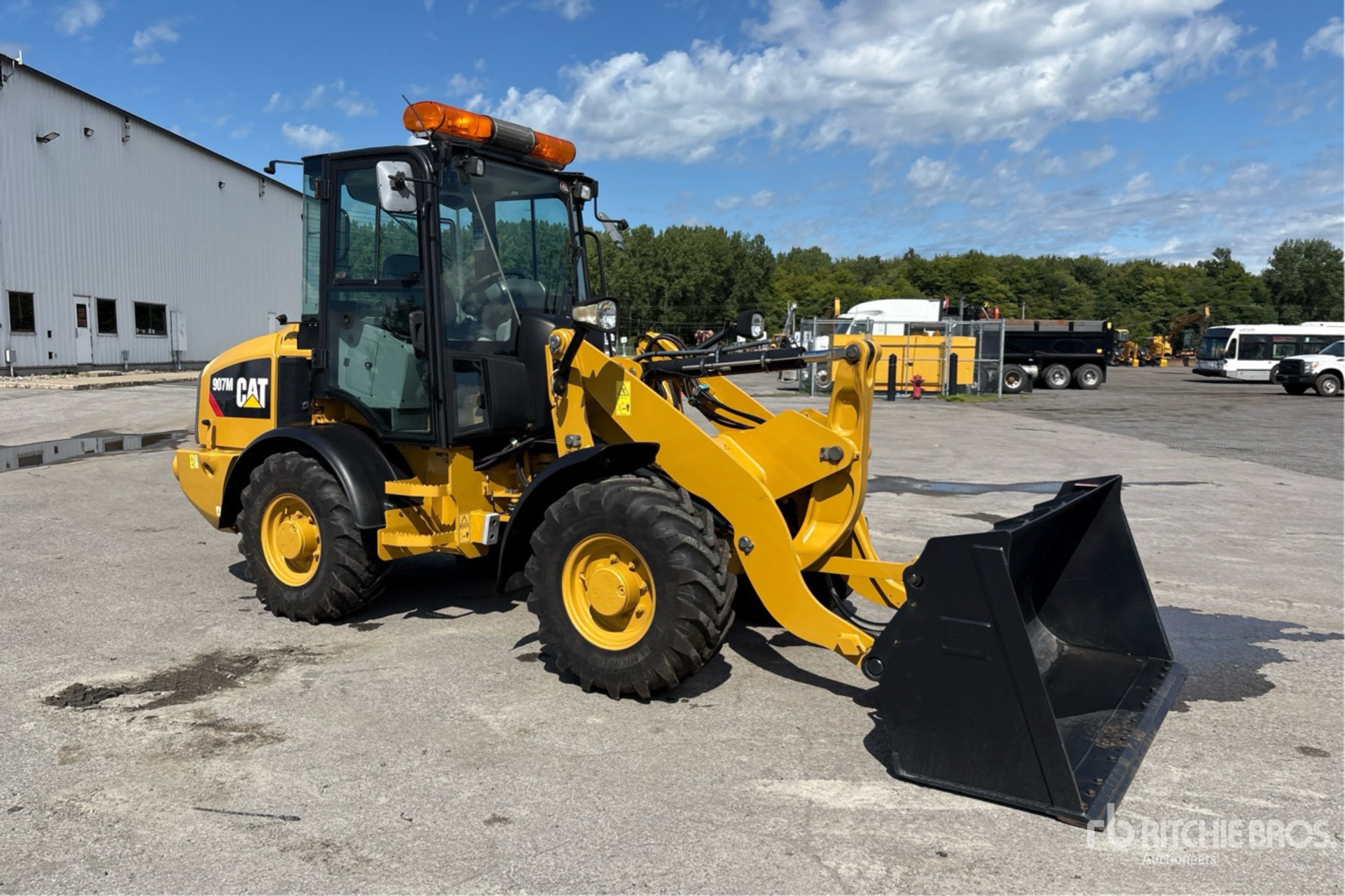 2017 Caterpillar 907M