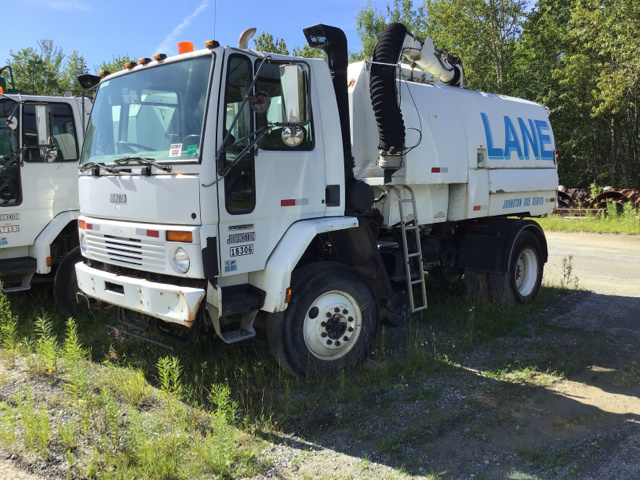 Johnston 605 Series Sweeper on 2001 Sterling SC7000 Truck