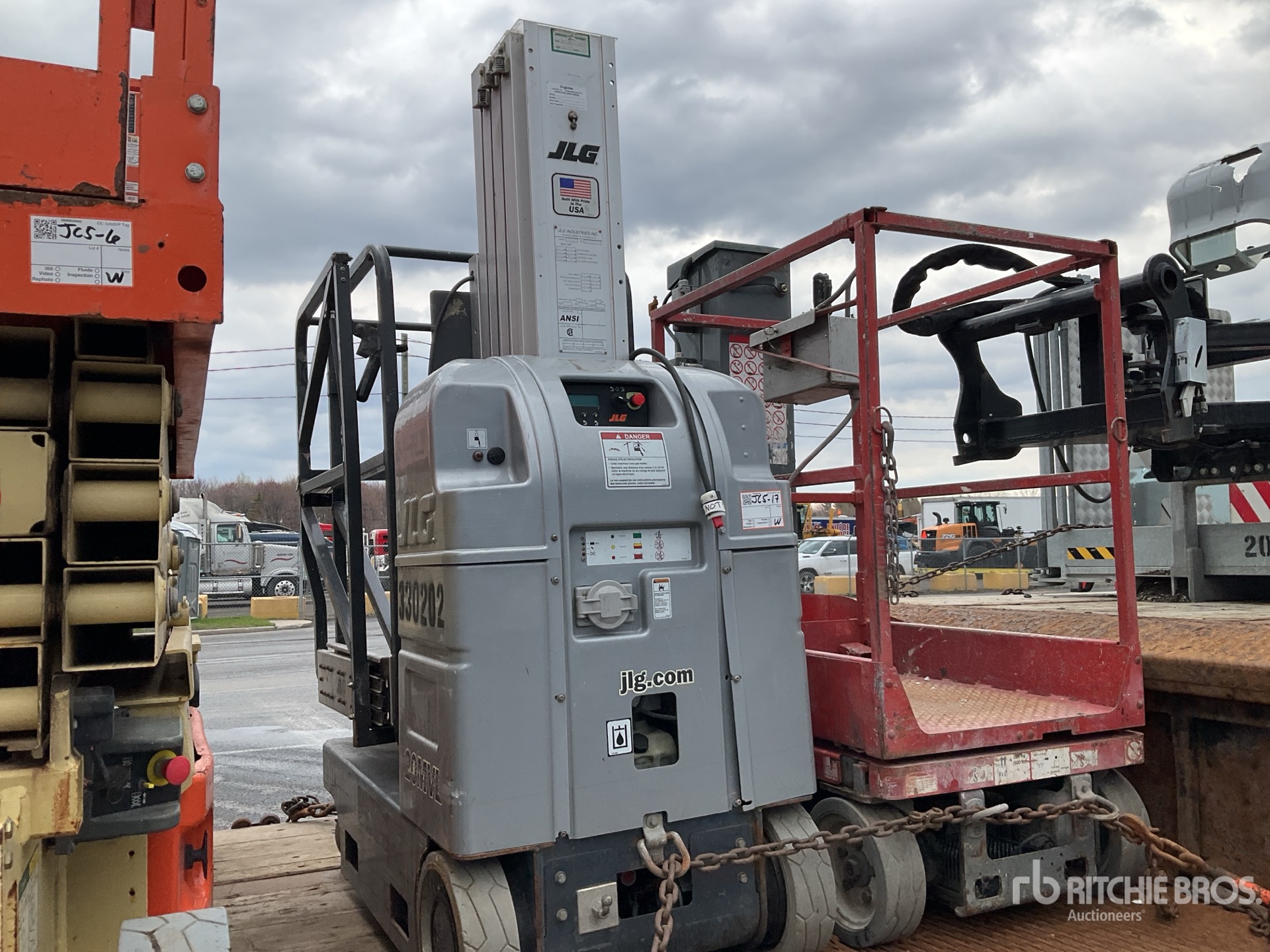 Photo of a 2015 JLG 20MVL