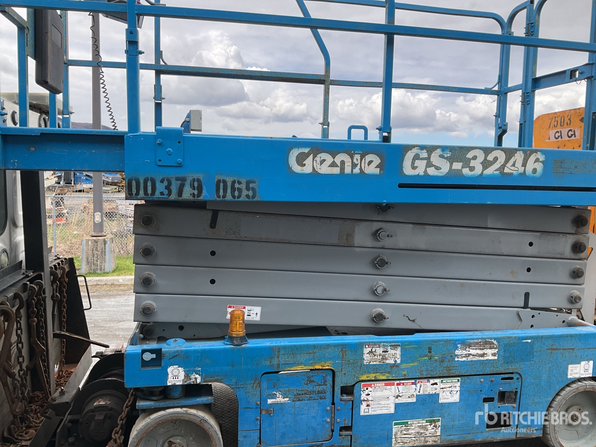 Photo of a 2014 Genie GS3246