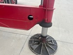 Crane Superstructure with Outrigger Cylinders