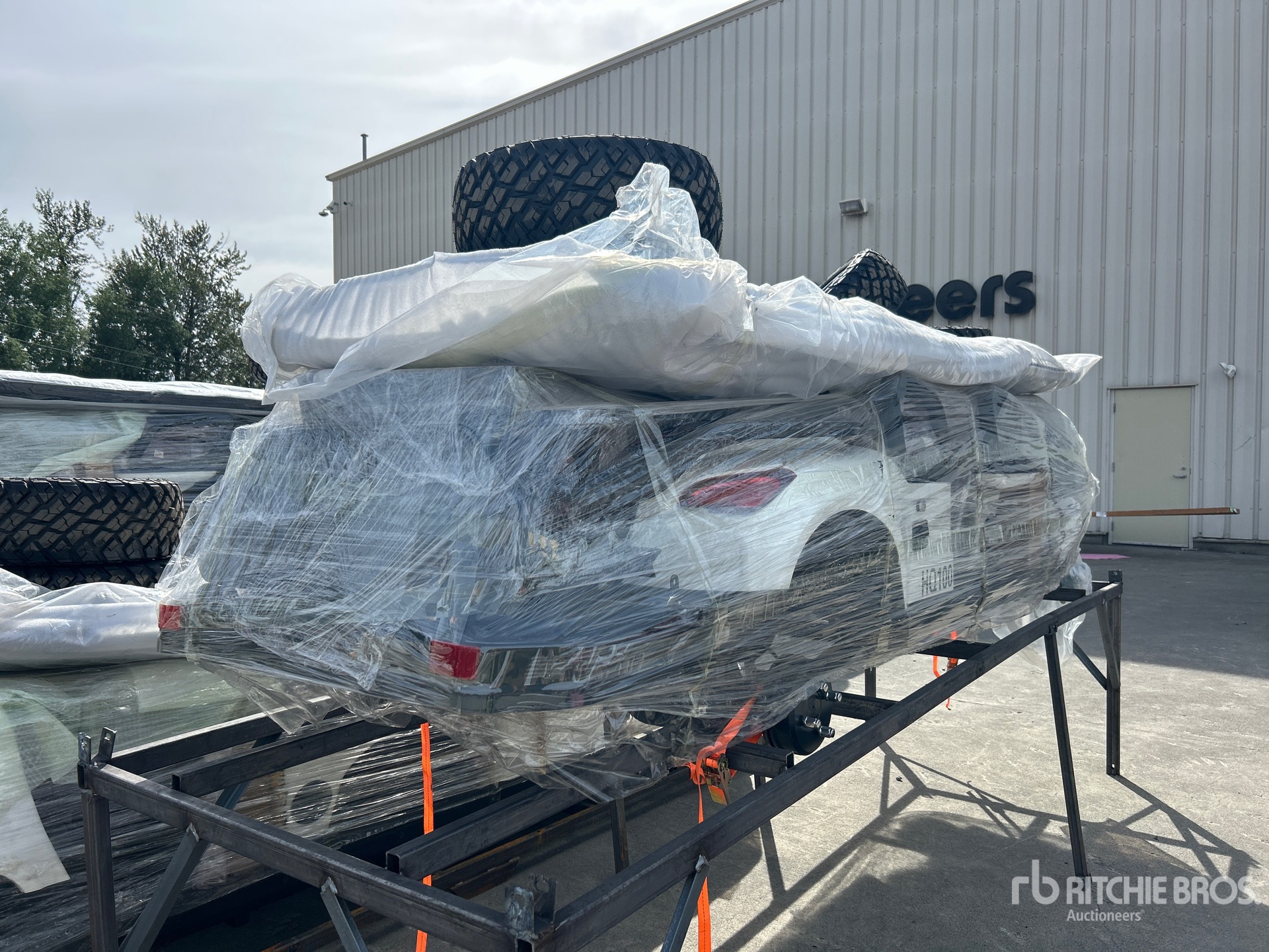 General Appearance with Picture, Right Rear Corner