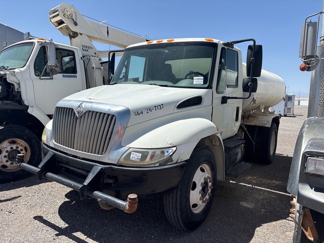 2008 International 4200 2000 gal 4x2 Water Truck