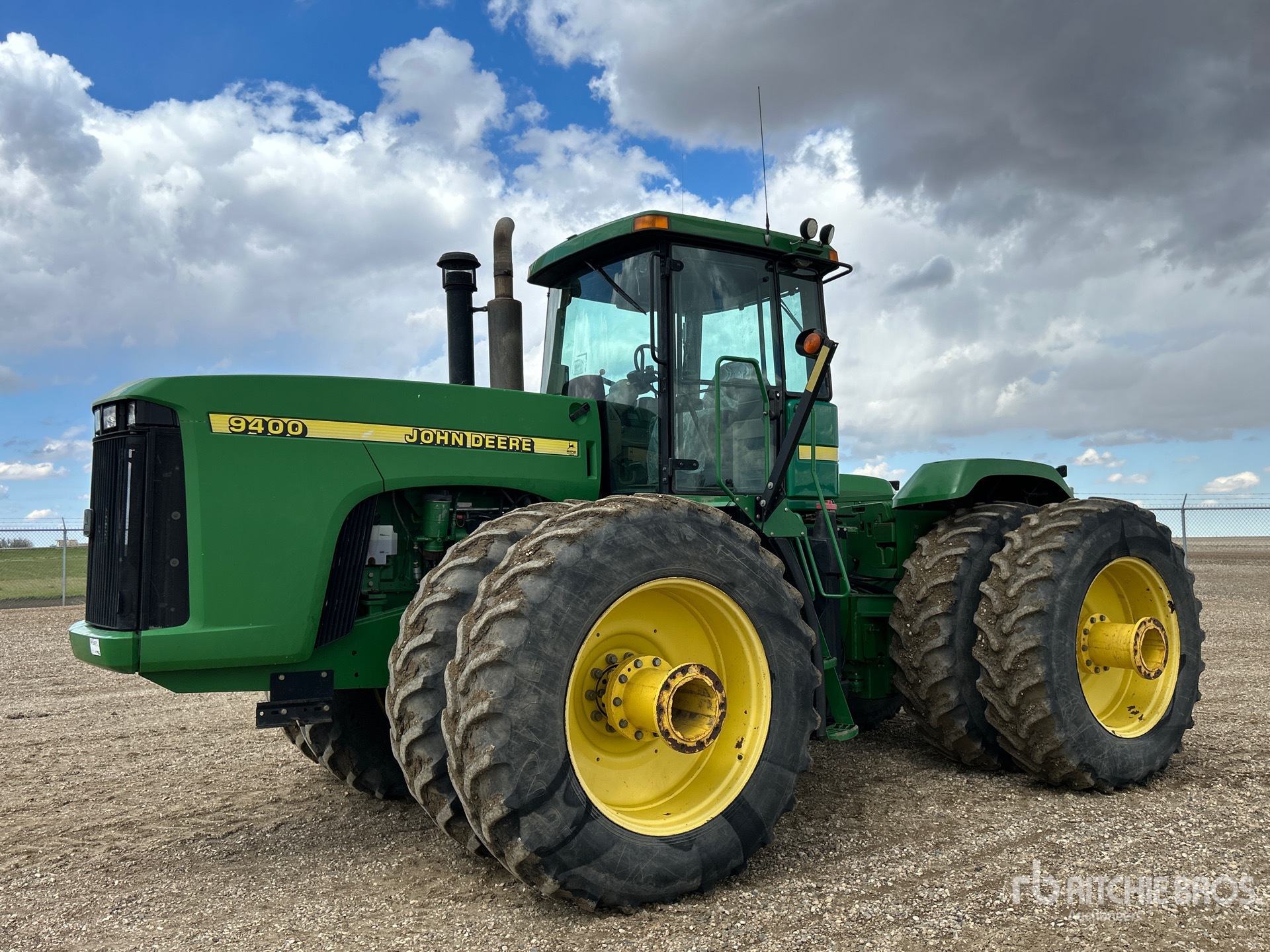 Photo of a 2000 John Deere 9400