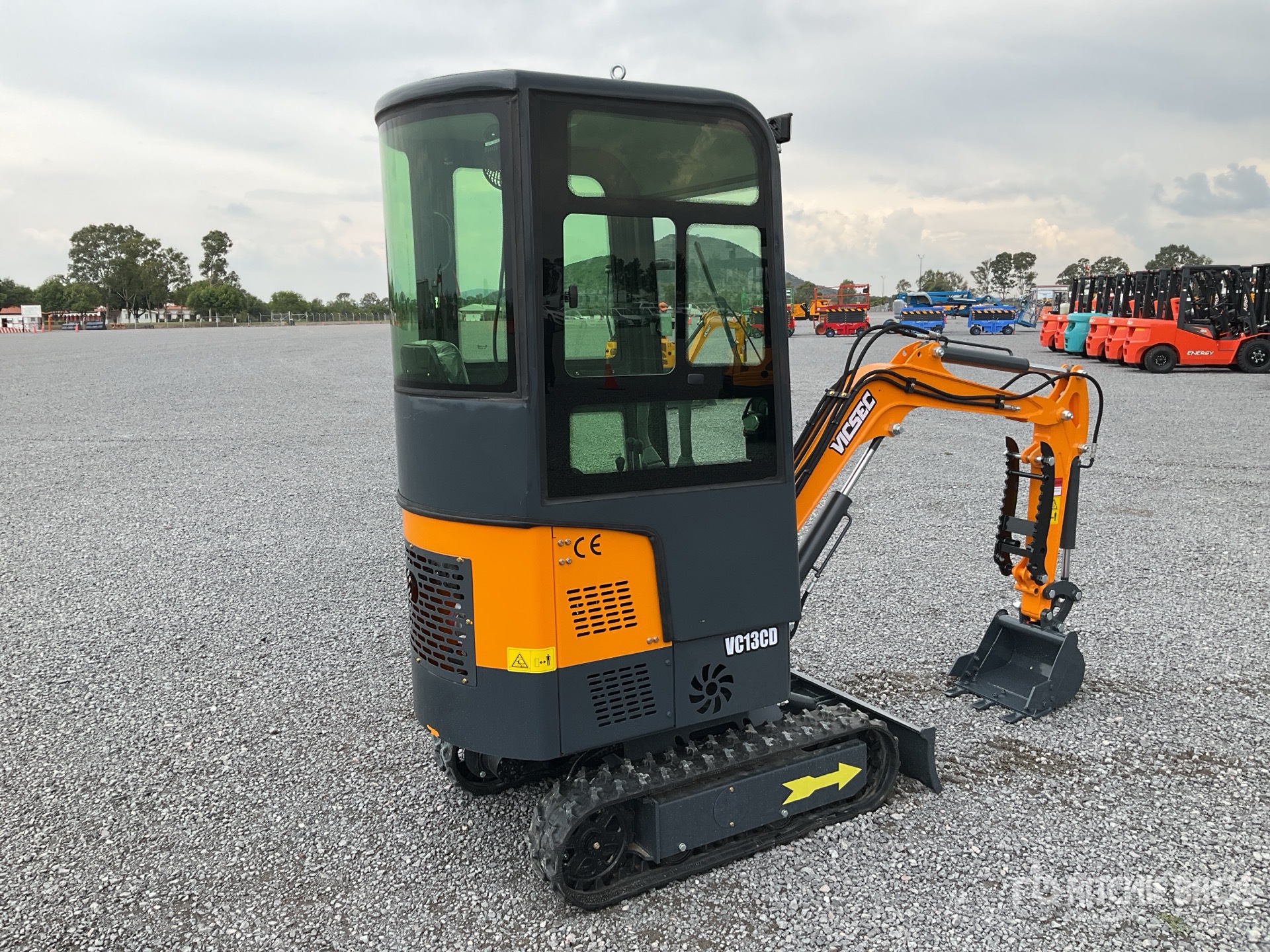 General Appearance with Picture, Right Rear Corner